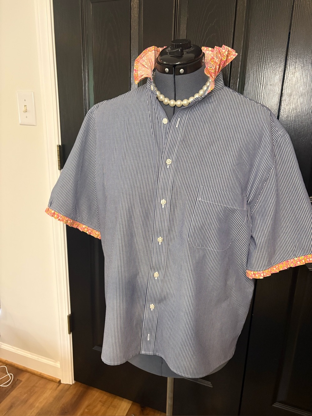 Recycled women’s ruffle collar blouse
